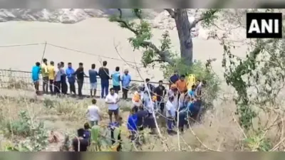 उत्तराखंड के रुद्रप्रयाग में बड़ा हादसा, अलकनंदा नदी में गिरा वाहन, 10 यात्रियों की मौत