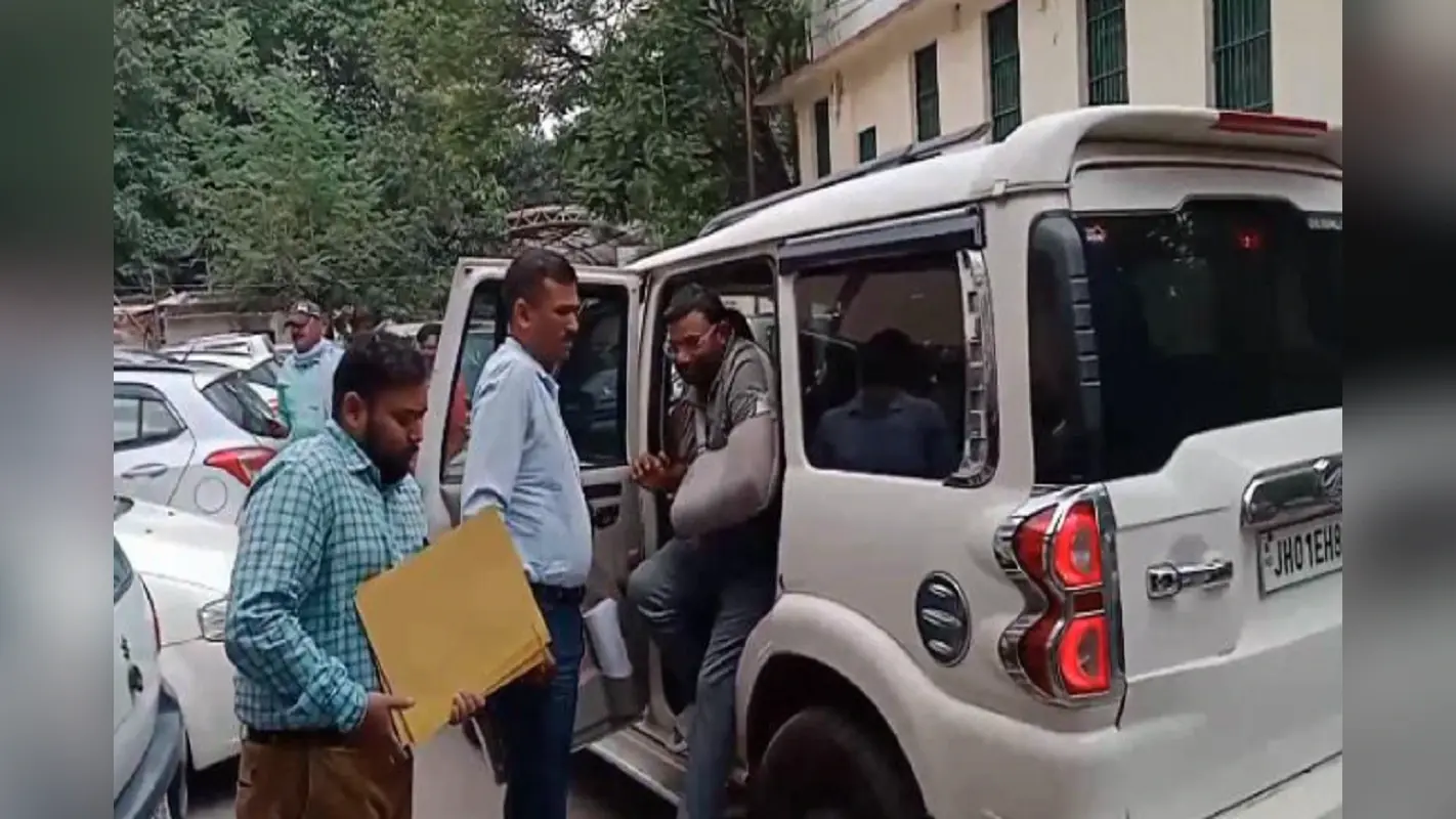 रांची जमीन घोटाला मामला: न्यायिक हिरासत में भेजे गए शेखर कुशवाहा, रिमांड पर फैसला कल