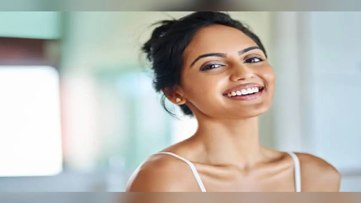 Skin Care: नहाने के तुरंत बाद चेहरे पर लगाएं ये 5 चीजें, मिलेगा गजब का निखार