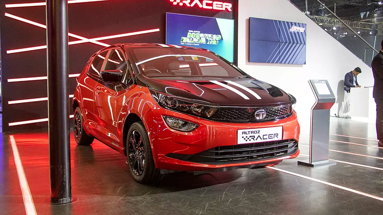 Tata Altroz Racer ने मारी धमाकेदार एंट्री, मात्र 21,000 में करें बुक