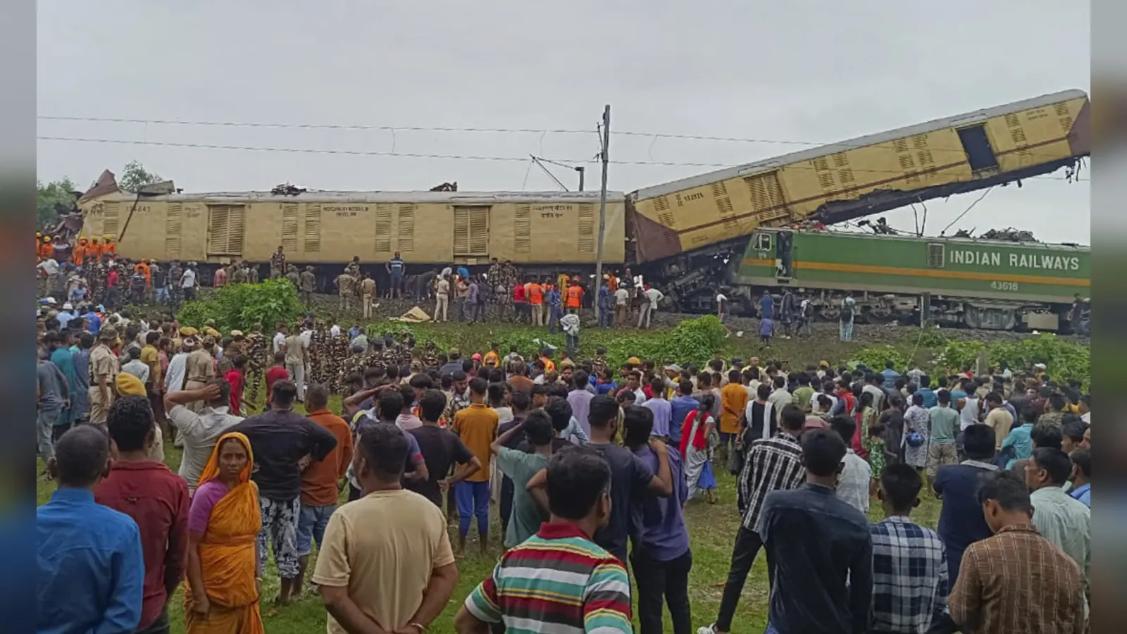 हाई स्पीड और सिग्नलिंग सिस्टम में खराबी, मालगाड़ी को थी रेड लाइट पार करने की इजाजत, फिर कैसे हो गया इतना बड़ा हादसा?