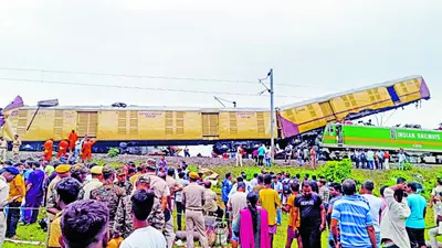 कंचनजंगा एक्सप्रेस से भिड़ी मालगाड़ी, नौ मरे