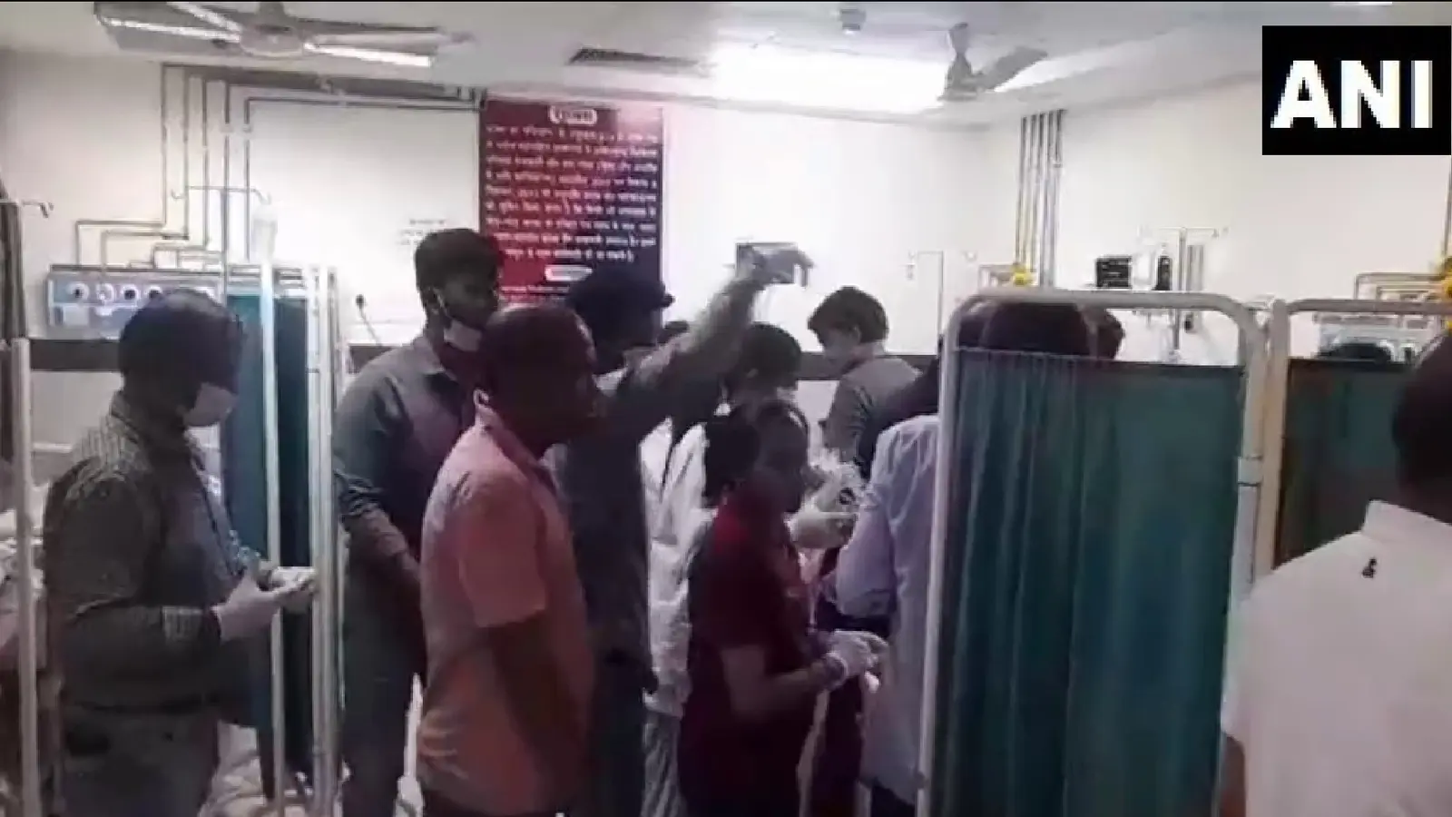 Uttarakhand Forest fire: अल्मोड़ा के जंगल में लगी भीषण आग, 4 लोगों की मौत