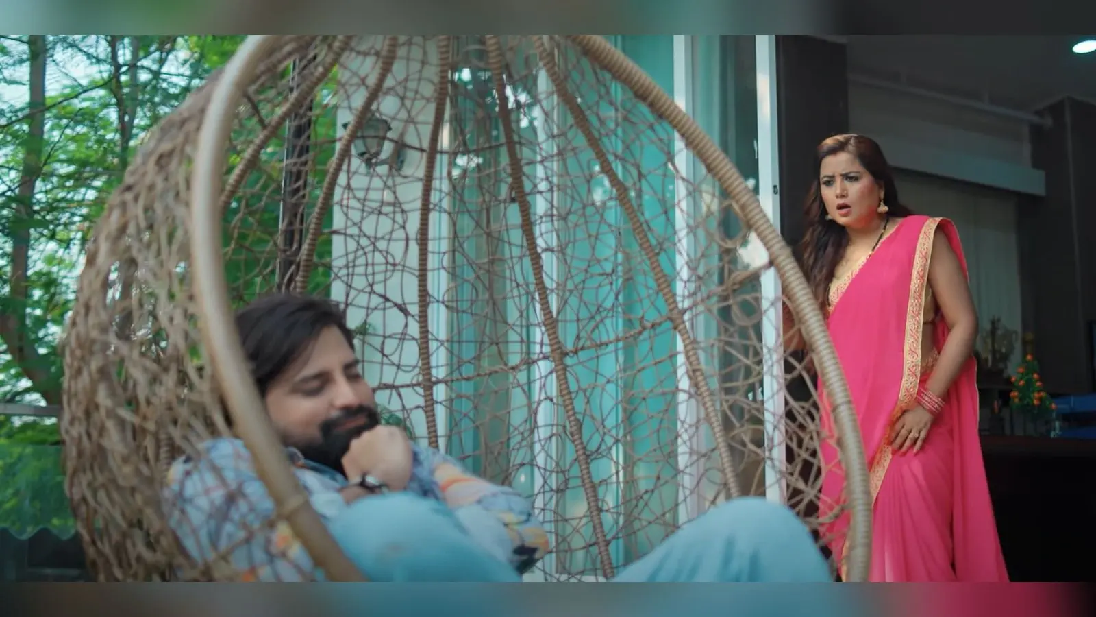 Bhojpuri Song : राकेश मिश्रा के नये गाने ‘सौतिनिया के सड़िया’ पर दिल हार बैठेंगे आप
