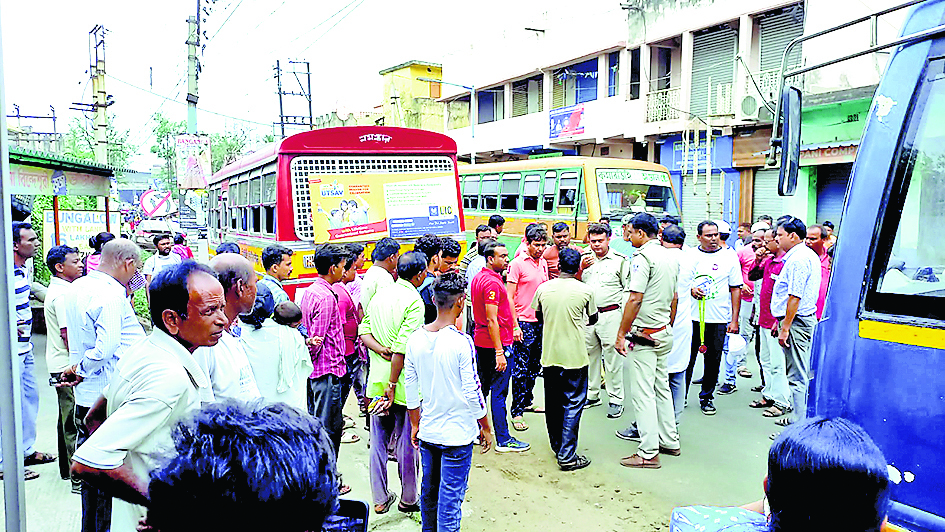 अंडाल : टोटो चालक ने की मिनी बस कर्मी की पिटाई