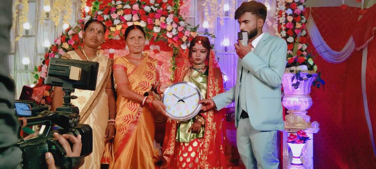 दंपतियों के बीच नयी पहल कीट का किया वितरण