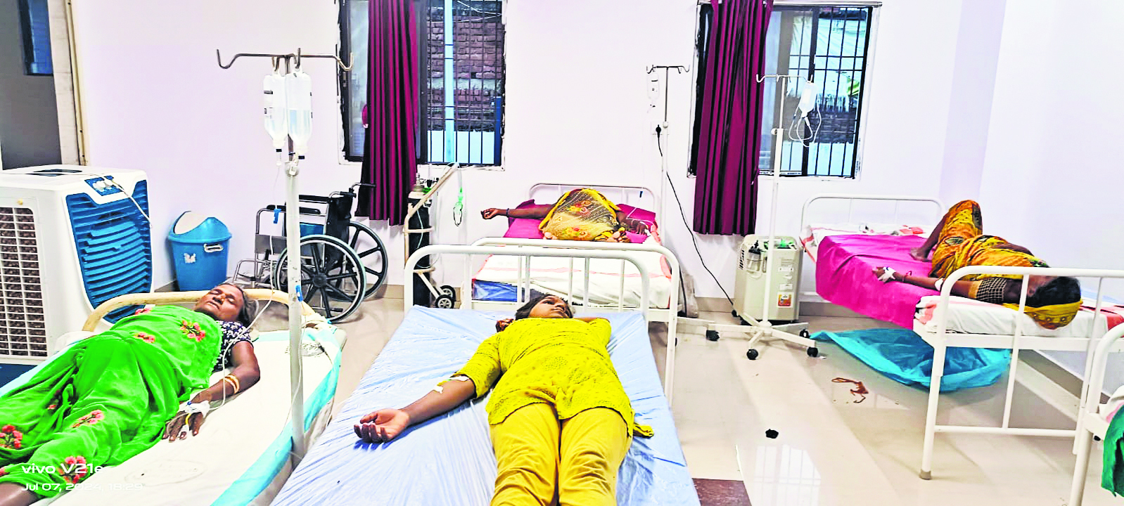 वज्रपात की जद में आने से महिला की मौत, आठ जख्मी