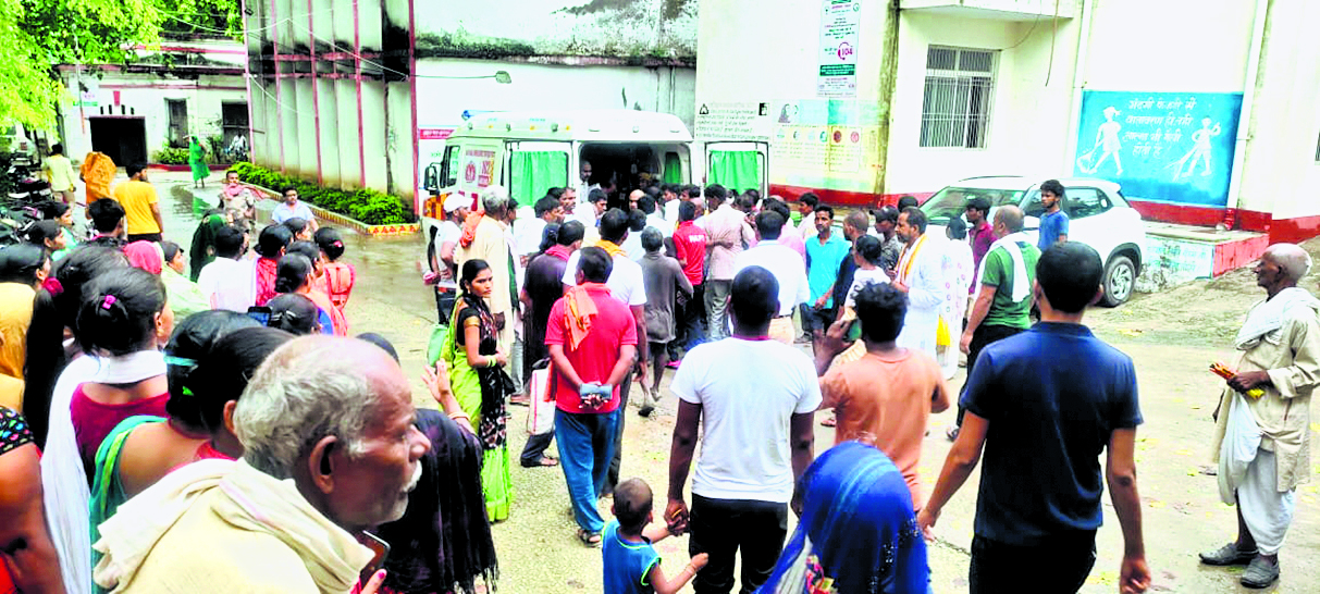 चेनारी व करगहर में वज्रपात से दो की मौत, पांच जख्मी