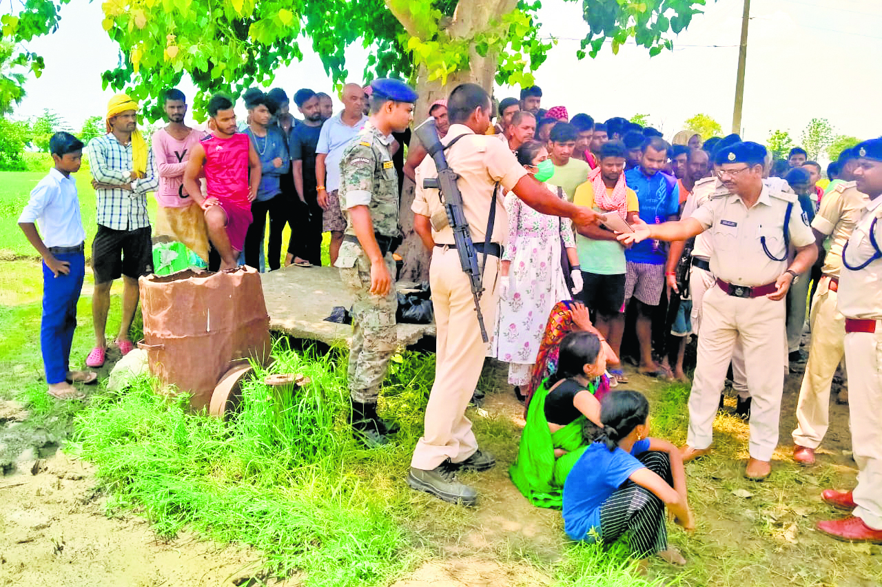 अस्पताल के नाम पर पत्नी को बधार ले गया, ईंट-पत्थर से कूच कर दी हत्या