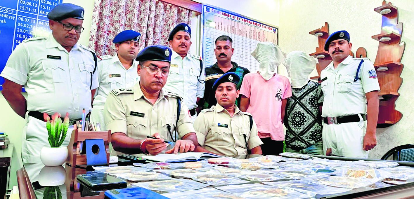 उत्तरपाड़ा पुलिस ने चोरी के आरोपियों को पकड़ा
