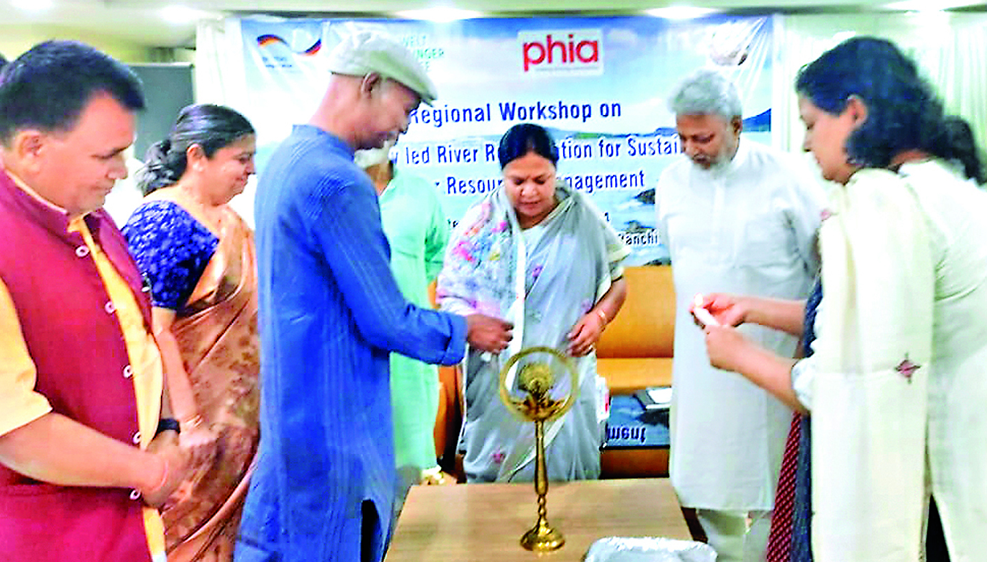 समाज की आंखों का पानी सूख जाना नदियों का मर जाना है : राजेंद्र सिंह