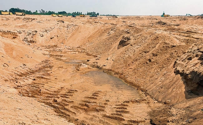 सुंदरगढ़ में बिना लीज बालू व पत्थर का हो रहा खनन, लाखों के राजस्व का लग रहा चूना