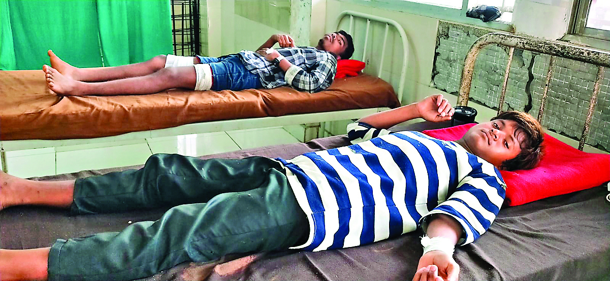 Tamar Incident News : तमाड़ में बस की छत पर बैठे बाराती करंट की चपेट में आये, तीन की मौत, पांच गंभीर