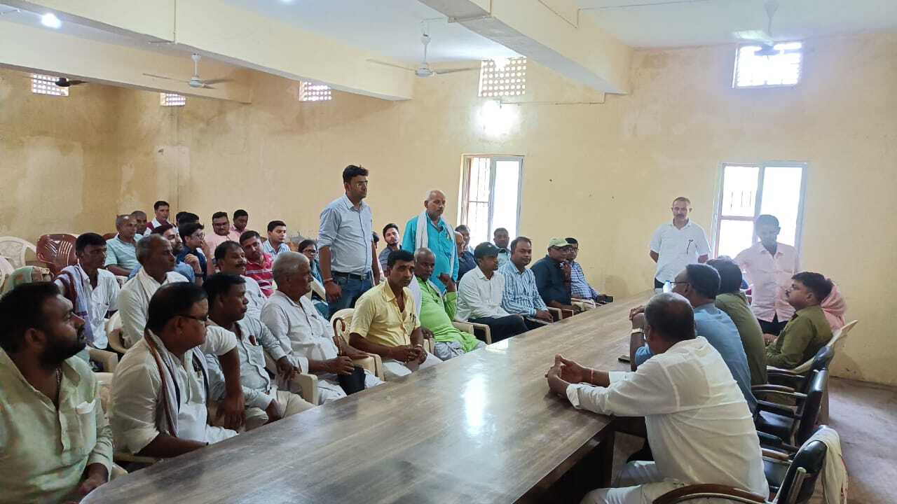 गहमा-गहमी के बीच हुई पंसस की बैठक
