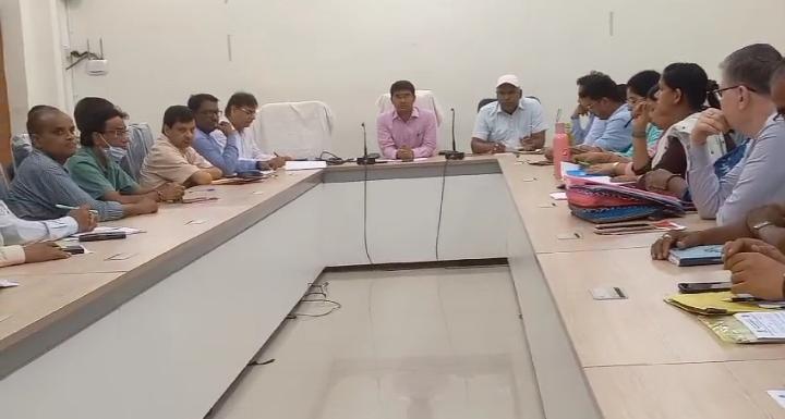 बाढ़ पूर्व तैयारी को लेकर बैठक, दिये निर्देश