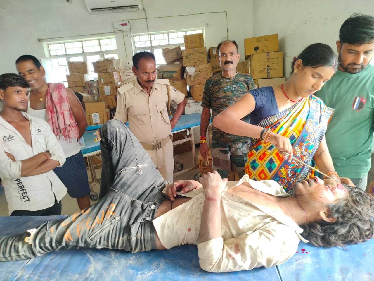 निर्माणाधीन आरसीसी पुल में गिरा साइकिल सवार, जख्मी