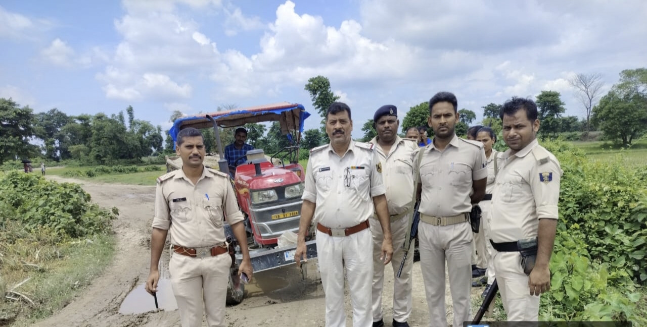 चेंगा अवैध बालू खनन, गलगलिया पुलिस ने ट्रैक्टर को किया जब्त, चालक फरार