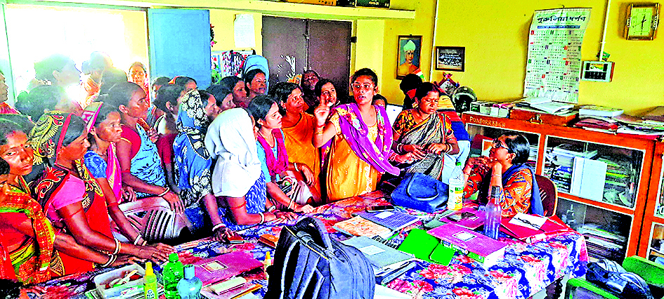 स्कूल में मिड डे मील पर सुपर निगरानी से रोष