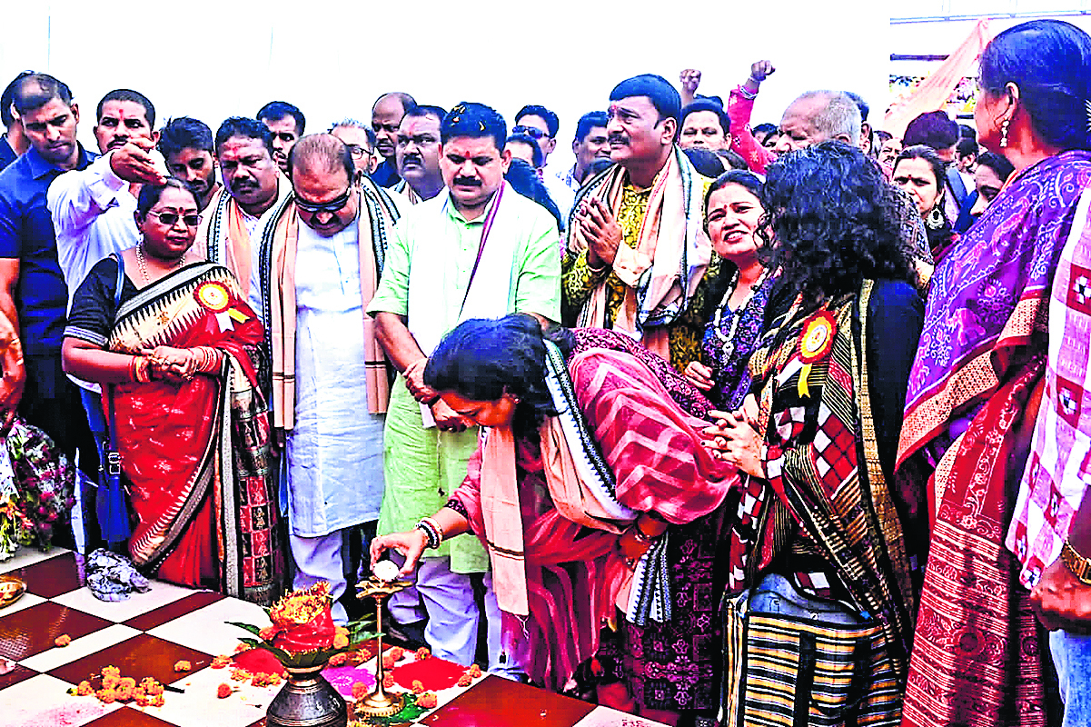 हनुमान वाटिका में उमड़ा आस्था का जनसैलाब, मानस मंदिर के कांवरिया सेवा शिविर में जुटे शिवभक्त