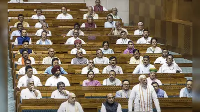 संसद में टकराव की स्थिति से बचना चाहिए