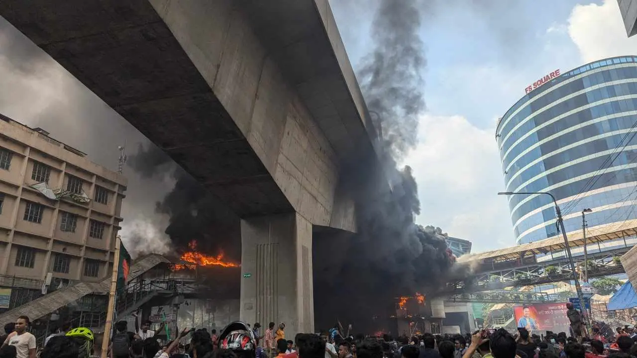 Bangladesh Riots: बांग्लादेश में नौकरी कोटा के खिलाफ प्रदर्शन, राष्ट्रव्यापी बंद की मांग, मोबाइल इंटरनेट अस्थायी रूप से बंद