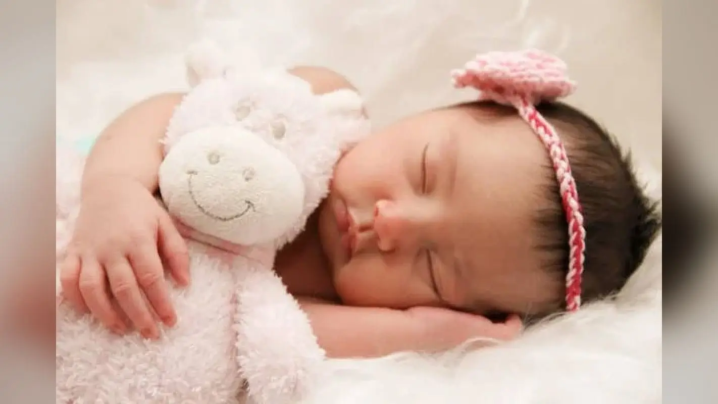 Baby Girl names: P से रखें अपनी शहजादी का नाम, यहां देखें बेस्ट, यूनिक और अर्थ वाले नामों की लिस्ट