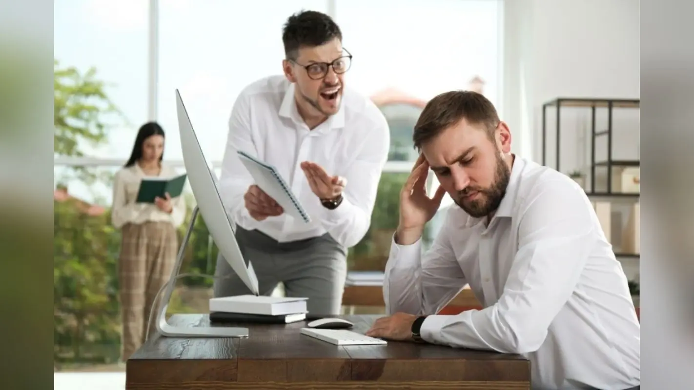Boss For Sale: यहां लोग बॉस और कलीग्स को बेच रहे ऑनलाइन, भाव भी मिल रहे अच्छे