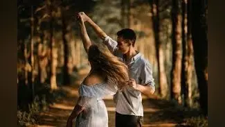 Relationship Tips : एक हेल्थि रिलेशनशिप बनाने के लिए किसे डालने चाहिए जादा एफर्ट्स, लड़के को या लड़की को, जानें