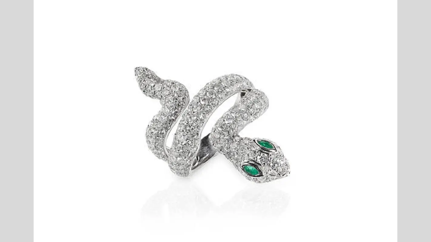 Trendy Ring: जानिए किन दोषों को दूर करती है सांप वाली अंगूठी