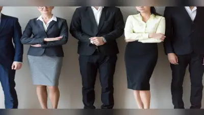 Dress for Interview: इंटरव्यू देने जा रहे हैं तो न पहने ऐसे कपड़ें, अपने लुक का रखें खास ख्याल