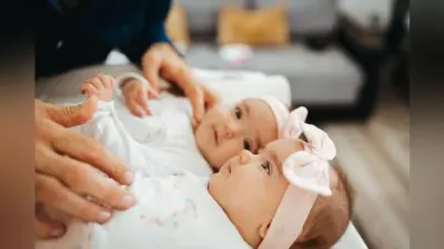 Twin’s Girl Names: ट्विंस गर्ल के यूनिक और ट्रेन्डी नेम, आज ही चुन लीजिये अपनी बेटी के लिए यह नाम, यह रही लिस्ट