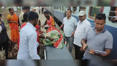 बालूरघाट सिलीगुड़ी इंटर सिटी एक्सप्रेस के जनरल डब्बे में महिला ने दिया बच्ची को जन्म