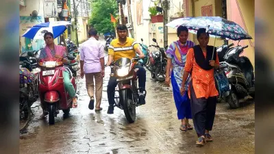रिमझिम बारिश से चार डिग्री लुढ़का पारा, हवा ने कराया ठंड का अहसास