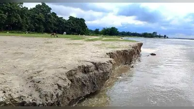 मेची नदी की कटाव से खारूदह व भोलमारा पंचायत के कई गांव प्रभावित