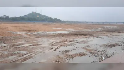 लगातार तीन दिनों से हो रही बारिश ने भी फल्गु की नहीं बुझायी प्यास