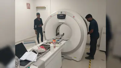 हाइवा चालक की लापरवाही से सदर अस्पताल का टूटा ट्रांसफार्मर