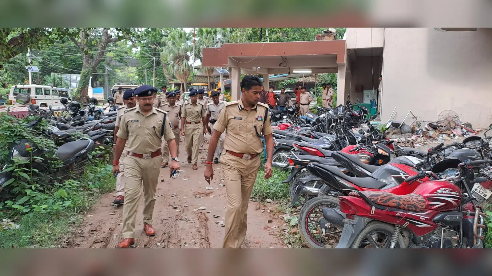 नगर थाना का डीआइजी ने किया औचक निरीक्षण