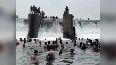 आकर्षक ही नहीं, खतरनाक भी हैं दामोदर नदी के कई तट