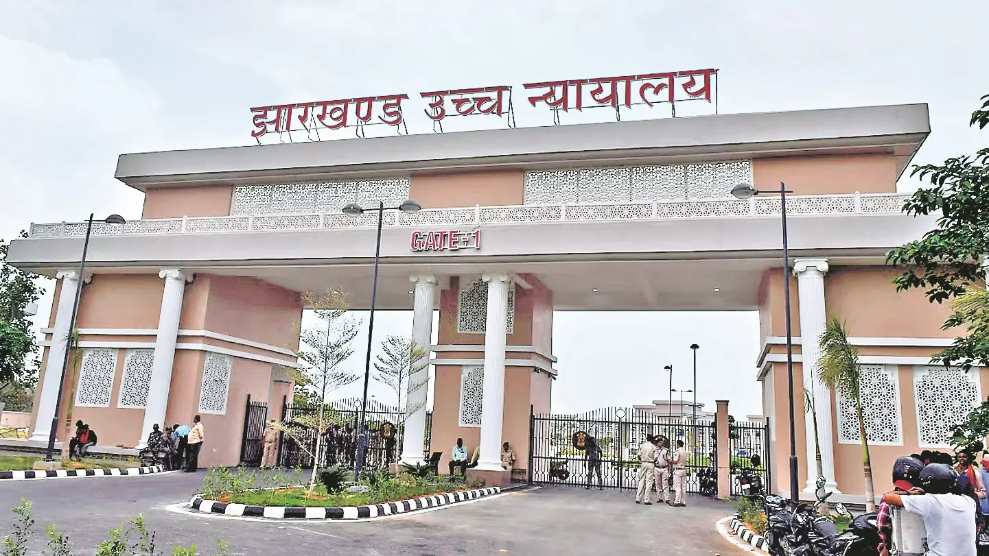 ट्रैफिक नियमों का पालन कराना पुलिस की ड्यूटी, लगातार अभियान चलायें : हाइकोर्ट