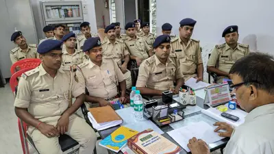 लोक अदालत की तैयारी को ले थानाध्यक्षों के साथ डीएलएसए के सचिव ने की बैठक