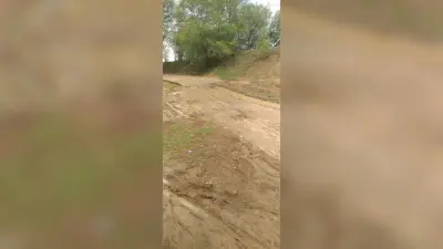 सरसा गांव जाने वाली सड़क जर्जर