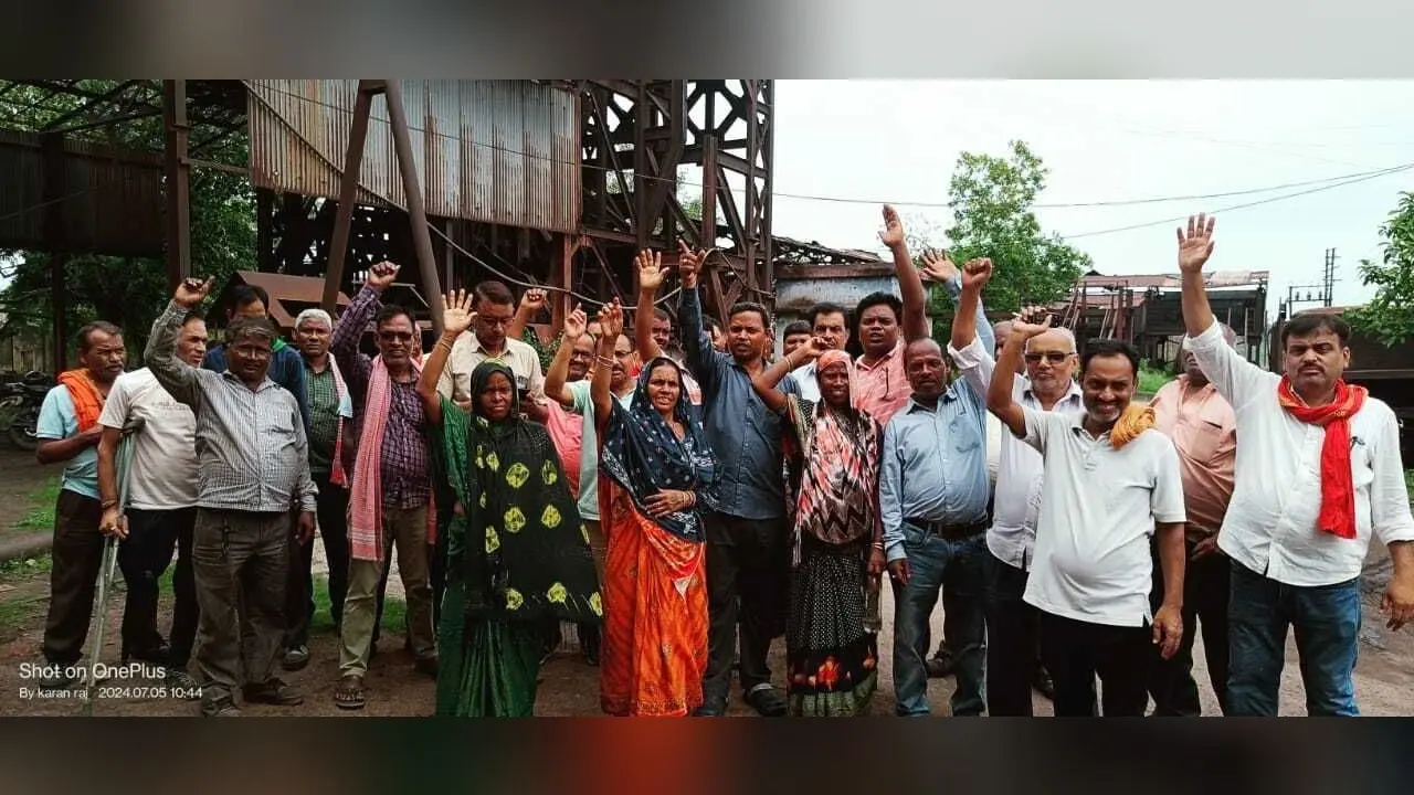 कर्मियों के साथ मारपीट के बाद कर्मियों ने किया कार्य बहिष्कार