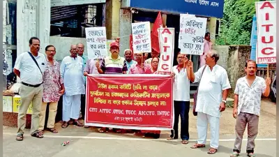 हॉकरों के पुनर्वास की मांग पर एसडीओ को वामपंथी संगठनों ने दिया ज्ञापन