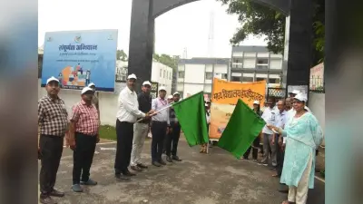 संपूर्णता अभियान का किया गया शुभारंभ, छात्रों ने शहर में निकाली प्रभात फेरी
