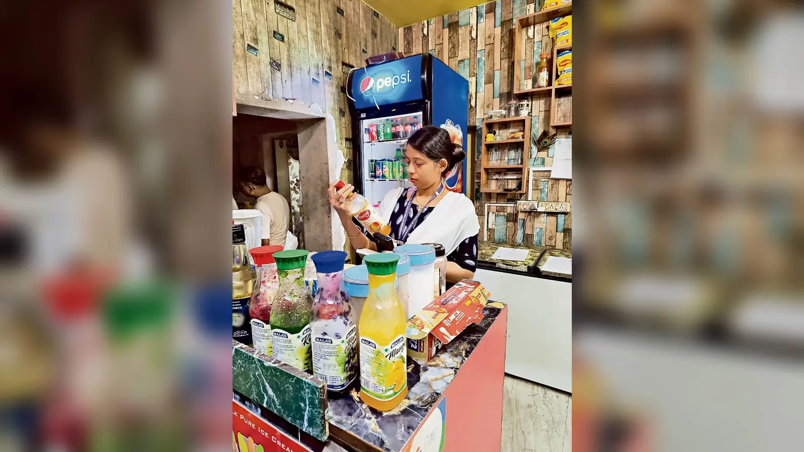 बेकरी किंग सुपर मैक्स में प्रदूषण नियंत्रण और खाद्य सुरक्षा विभाग ने मारा छापा