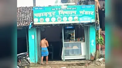 नकाबपोश हथियार बंद बदमाशों ने दहशत फैलाने को लेकर की फायरिंग