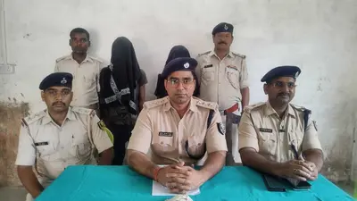चोरी करते दो चोर को गृहस्वामी ने किया पुलिस के हवाले