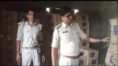 घर में छिपाकर रखी गई भारी मात्रा में अंग्रेजी शराब व बीयर बरामद, तस्कर फरार