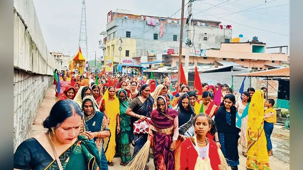 दीनबंधु दीनानाथ तेरी डोर मेरे हाथ, मेरी डोर तेरे हाथ…से गूंजा शहर