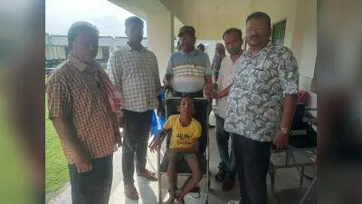 दिव्यांग छात्रों के बीच सहायक उपकरण वितरित